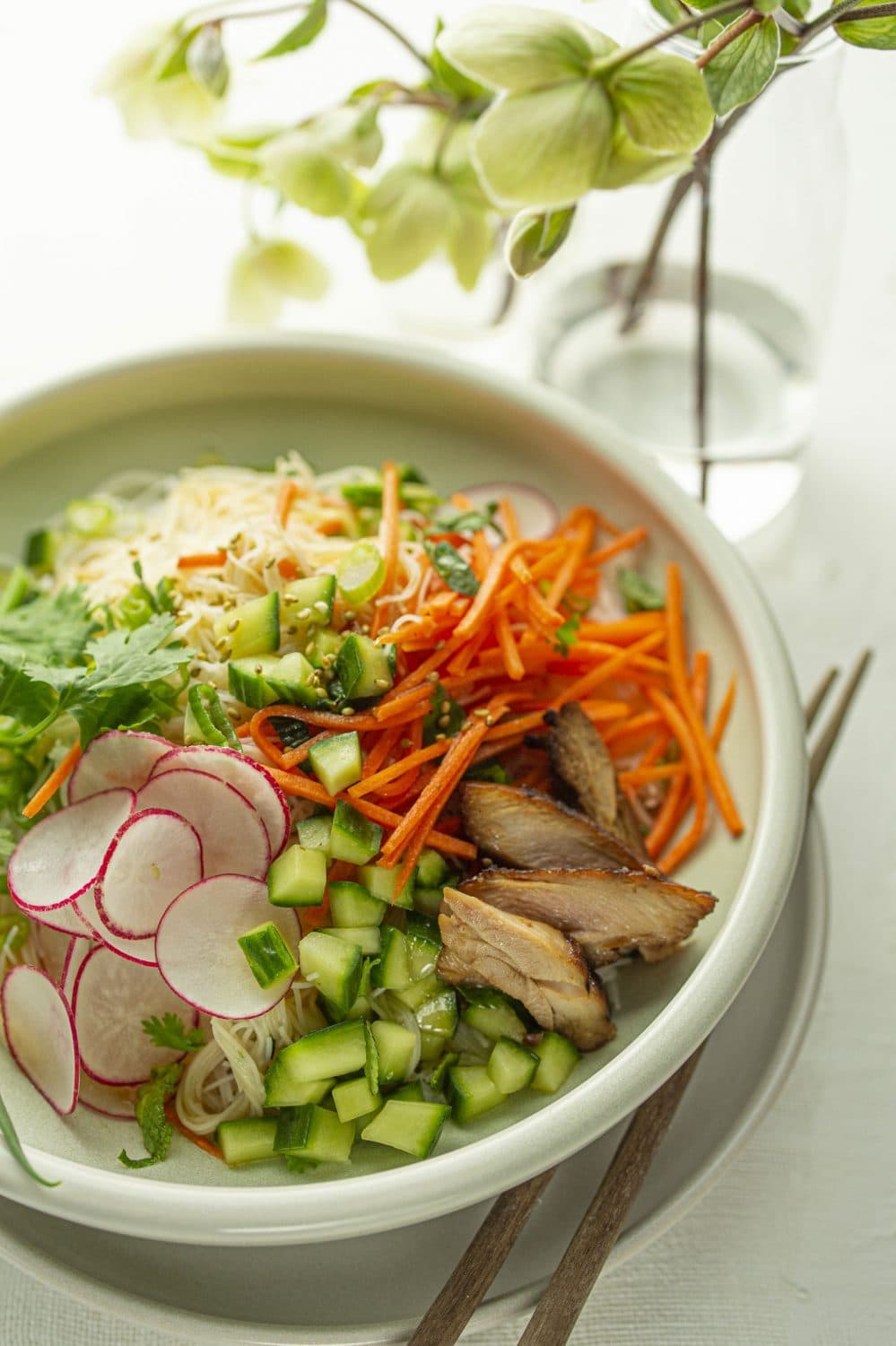 Salade de vermicelles à la sauce de prune
